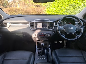 Used Kia Sorento 2018 for sale - 77987856: Photo
