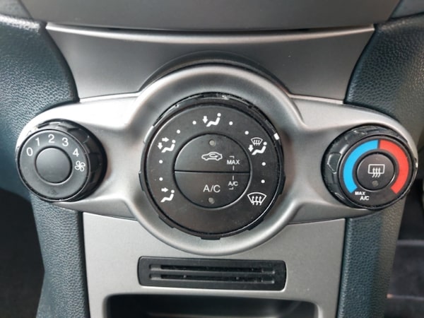 Used Ford Fiesta 2011 for sale - 76226001: Photo 15
