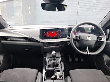 Used Vauxhall Astra 2024 for sale - 76700063: Photo