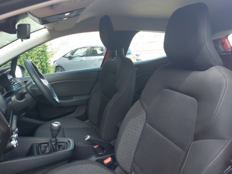 Used Renault Clio 2023 for sale - 76427701: Photo 5