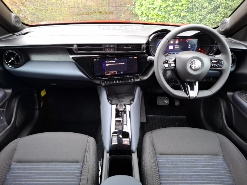 Used Alfa Romeo Junior 2025 for sale - 77987833: Photo 2