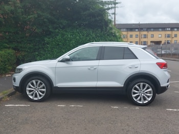 Used Volkswagen T-Roc 2018 for sale - 76451223: Photo