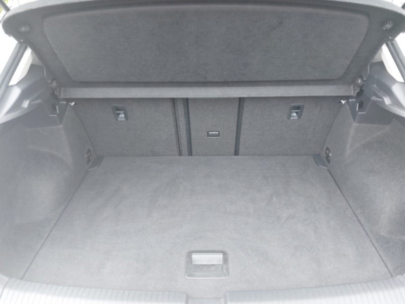 Used Volkswagen T-Roc 2018 for sale - 76451223: Photo 8