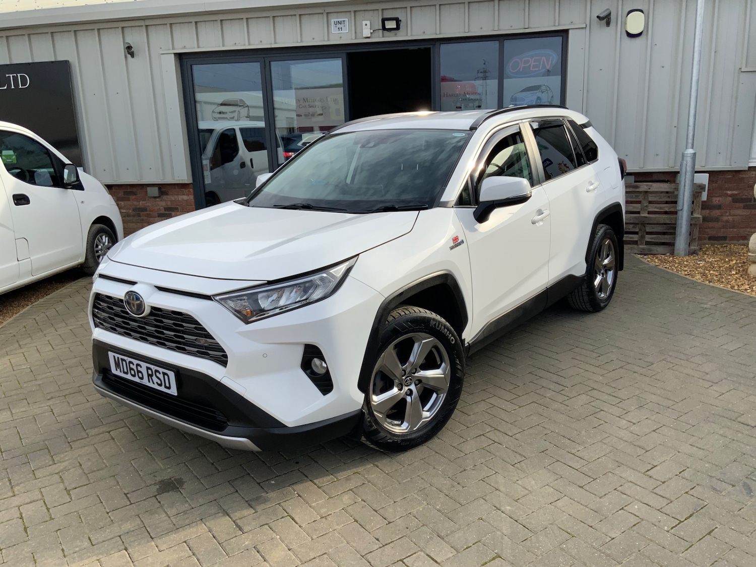 Used Toyota RAV4 2019 for sale - 76143908: Photo 2