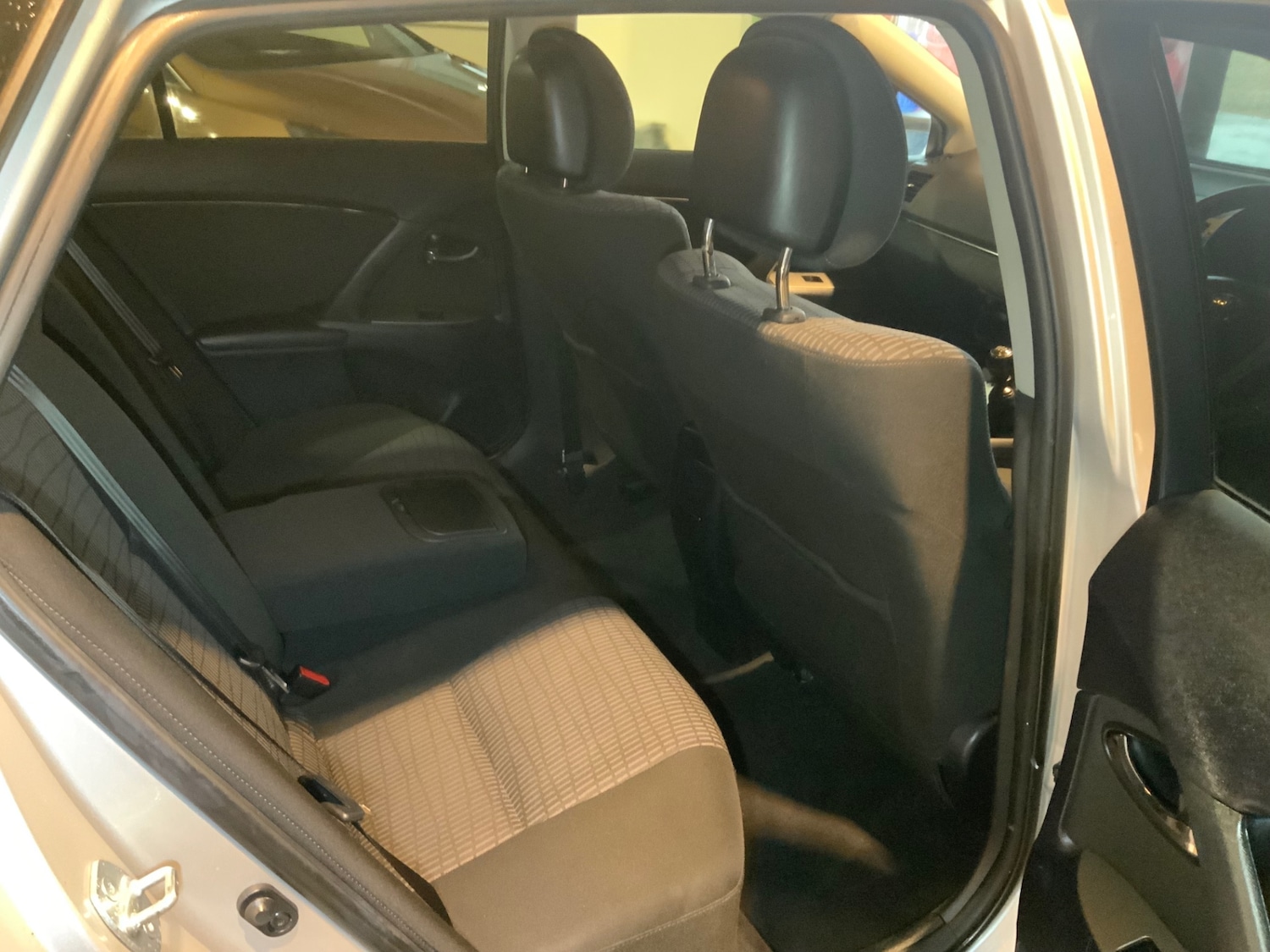 Used Toyota Avensis 2011 for sale - 77543346: Photo 10