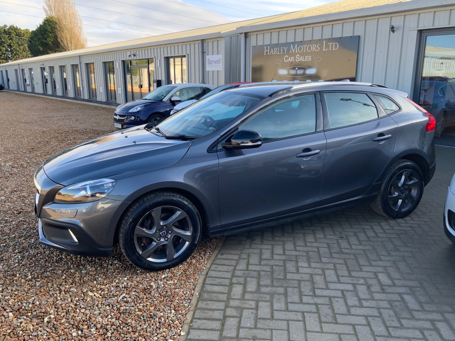 Used Volvo V40 2014 for sale - 77233816: Photo 8