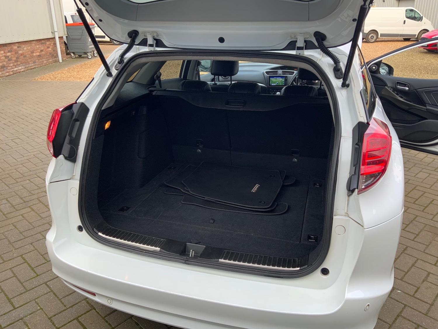 Used Honda Civic 2015 for sale - 76905495: Photo 16