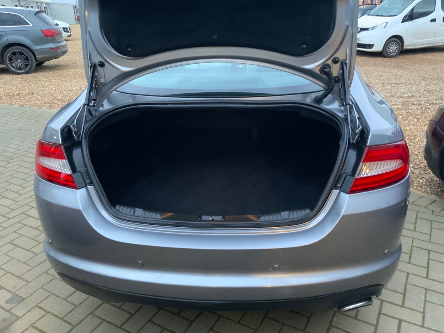 Used Jaguar XF 2012 for sale - 76919439: Photo 12