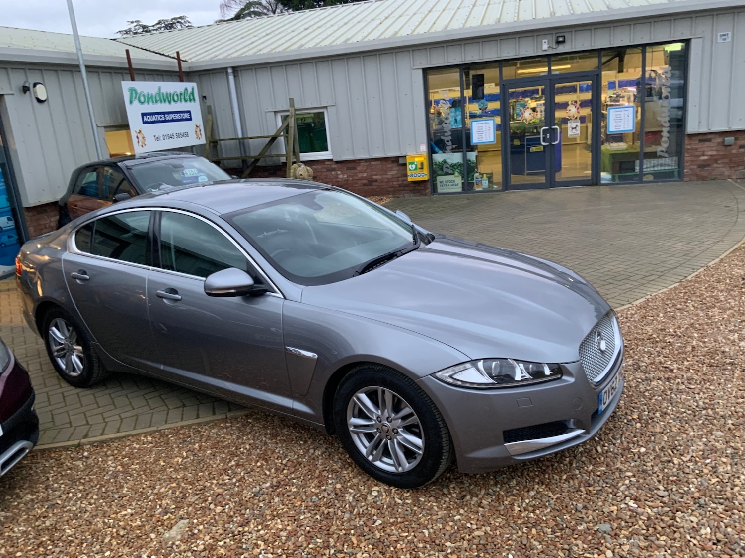 Used Jaguar XF 2012 for sale - 76919439: Photo 4