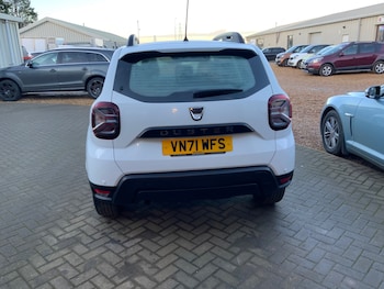 Used Dacia Duster 2021 for sale - 77233600: Photo