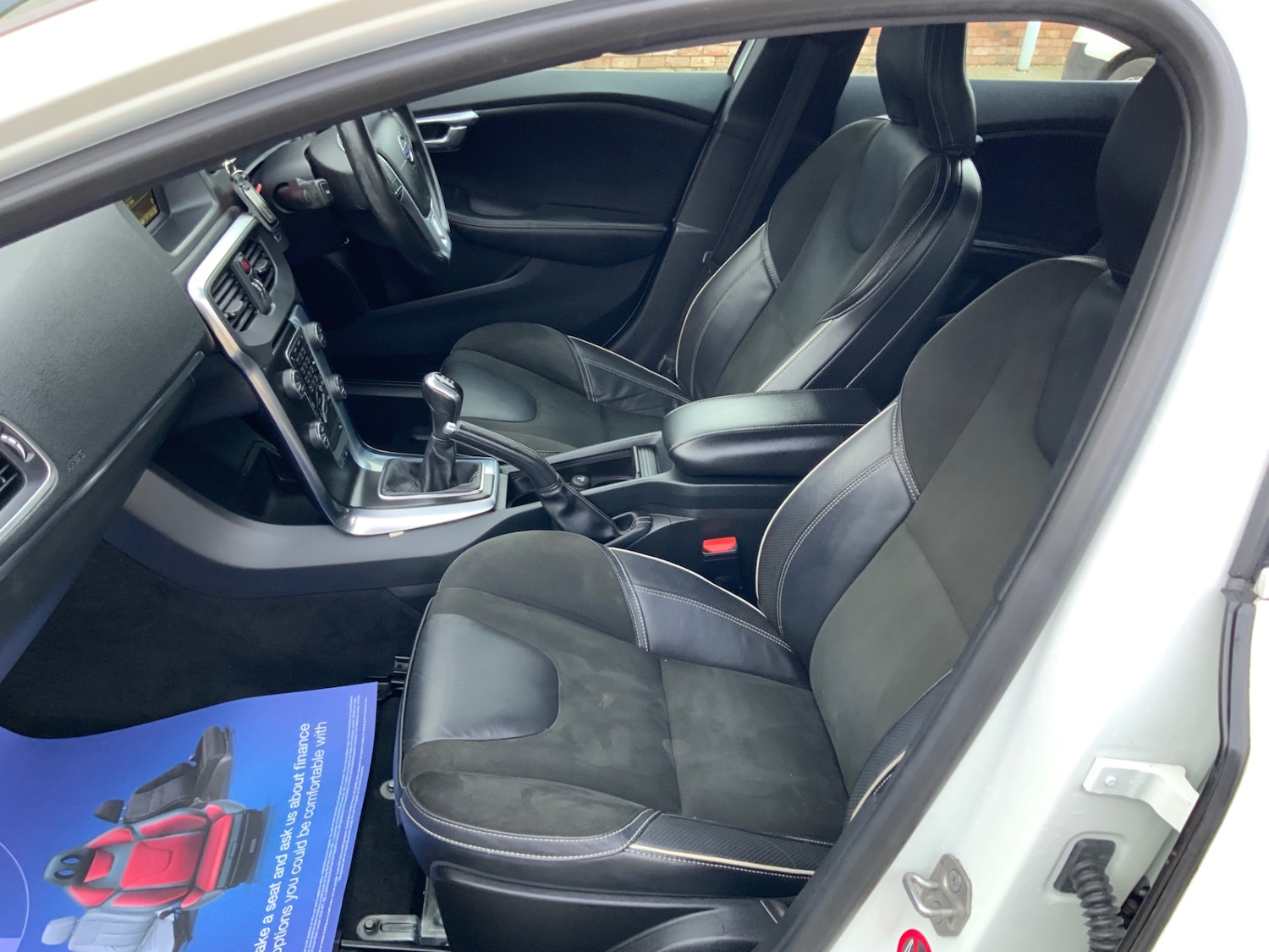 Used Volvo V40 2015 for sale - 77367997: Photo 11