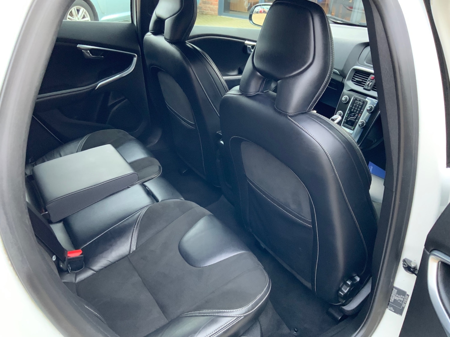 Used Volvo V40 2015 for sale - 77367997: Photo 15