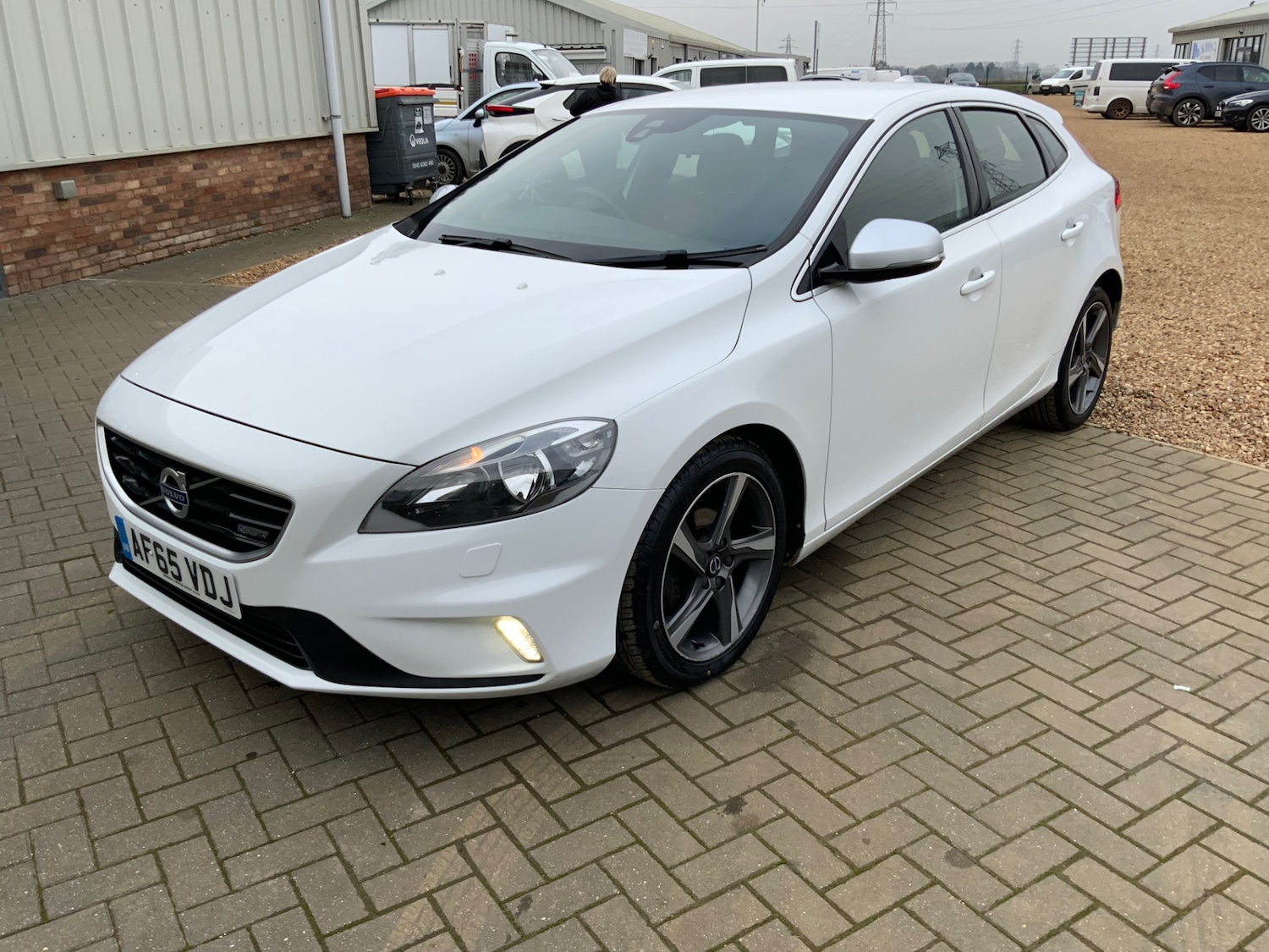 Used Volvo V40 2015 for sale - 77367997: Photo 8
