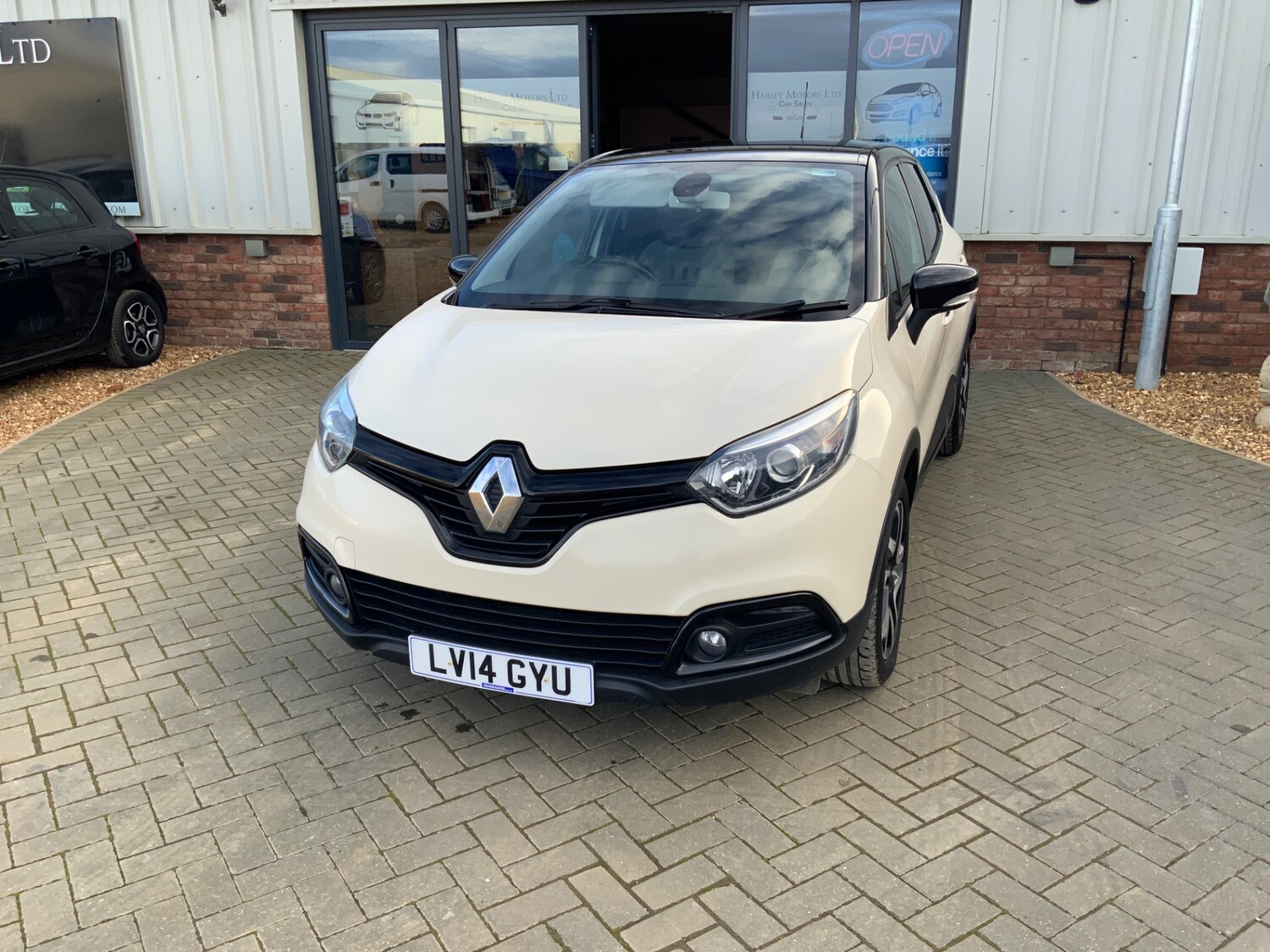 Used Renault Captur 2014 for sale - 76366667: Photo 5