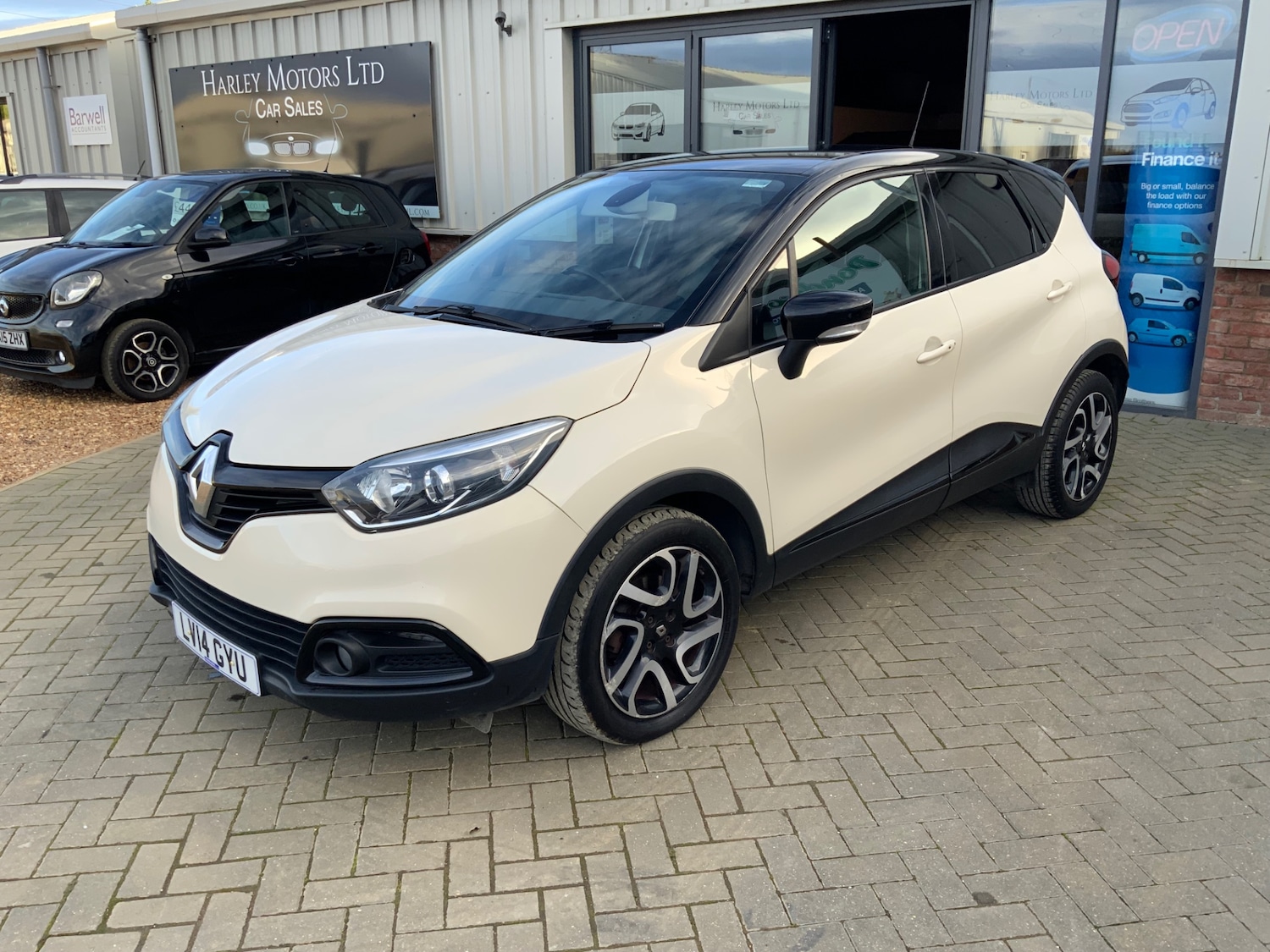 Used Renault Captur 2014 for sale - 76366667: Photo 6