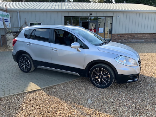 Used Suzuki SX4 S-Cross 2015 for sale - 76104572: Photo 4