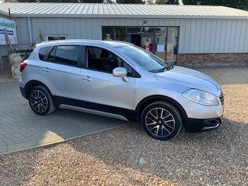 Used Suzuki SX4 S-Cross 2015 for sale - 76104572: Photo 4