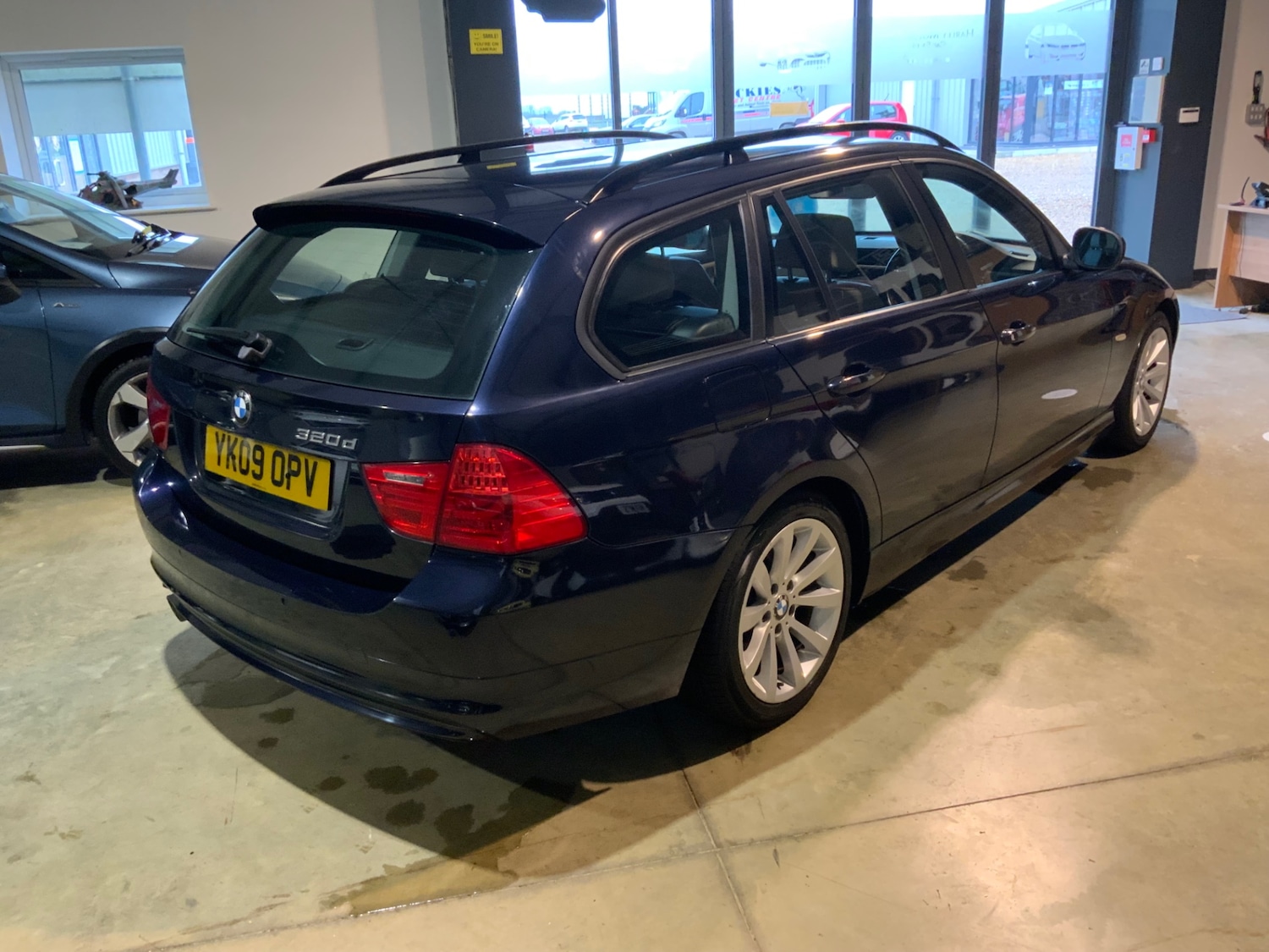 Used BMW 3 Series 2009 for sale - 77789100: Photo 5