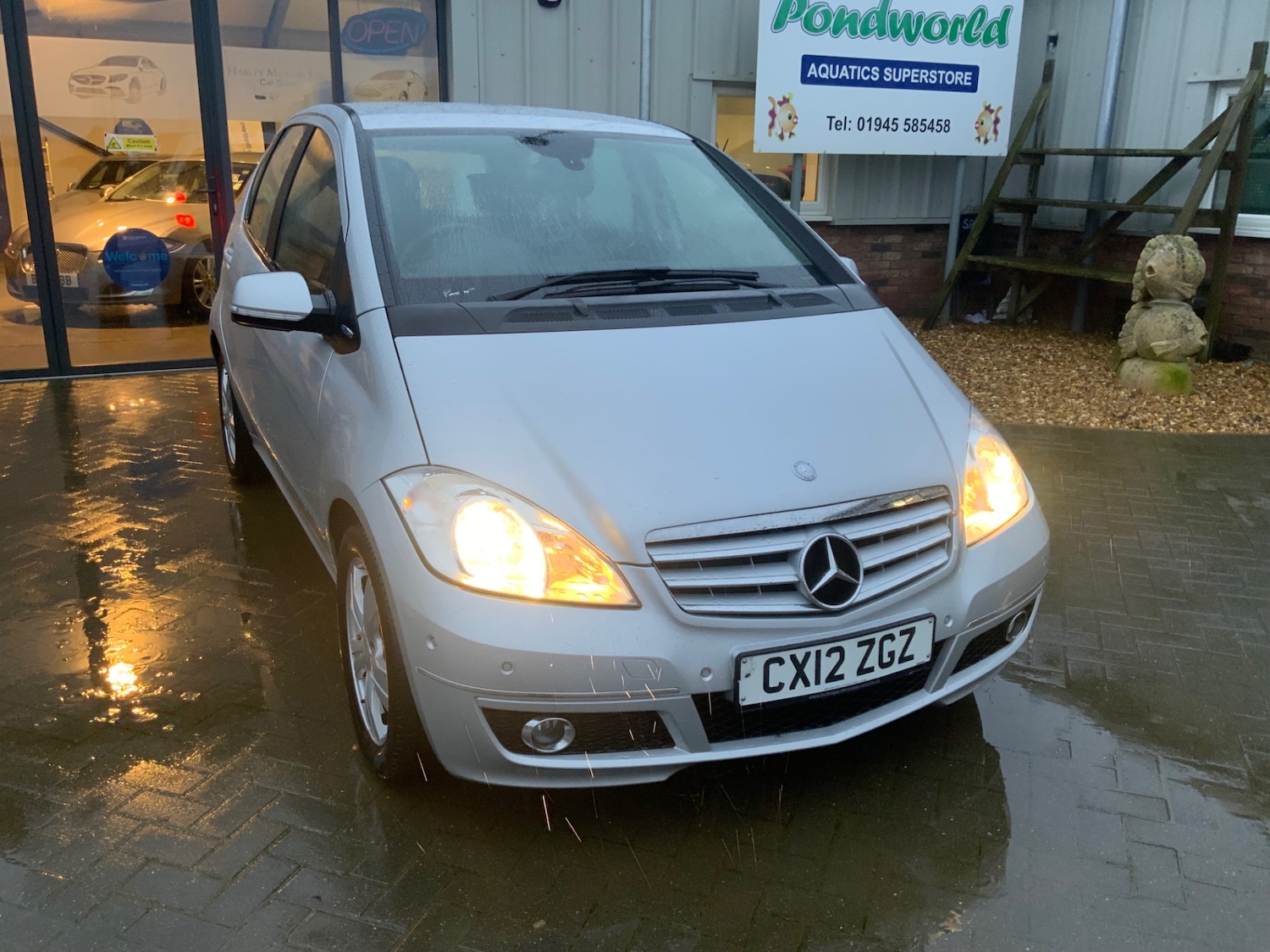 Used Mercedes-Benz A-Class 2012 for sale - 76971196: Photo 2