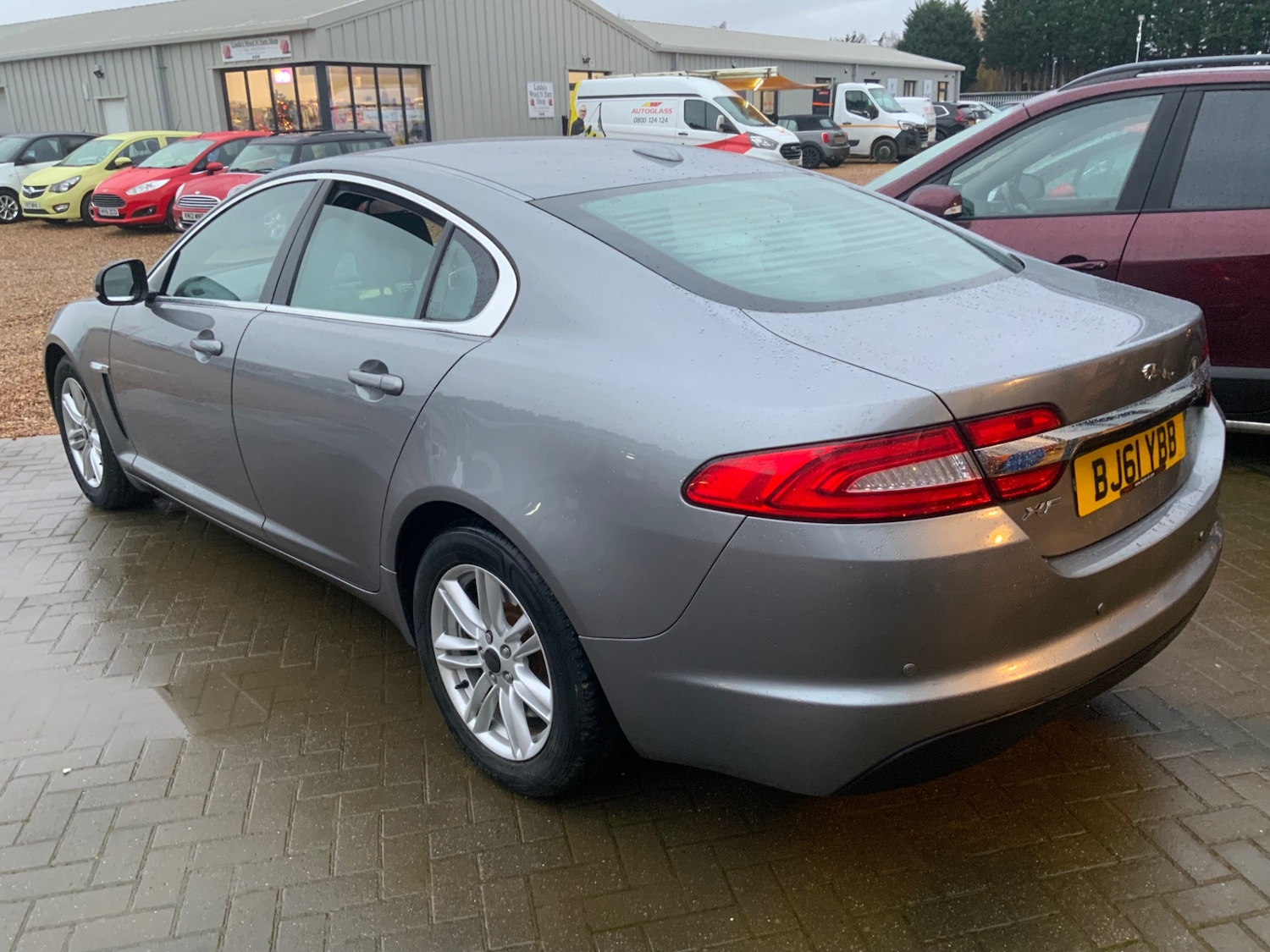 Used Jaguar XF 2011 for sale - 76957255: Photo 2