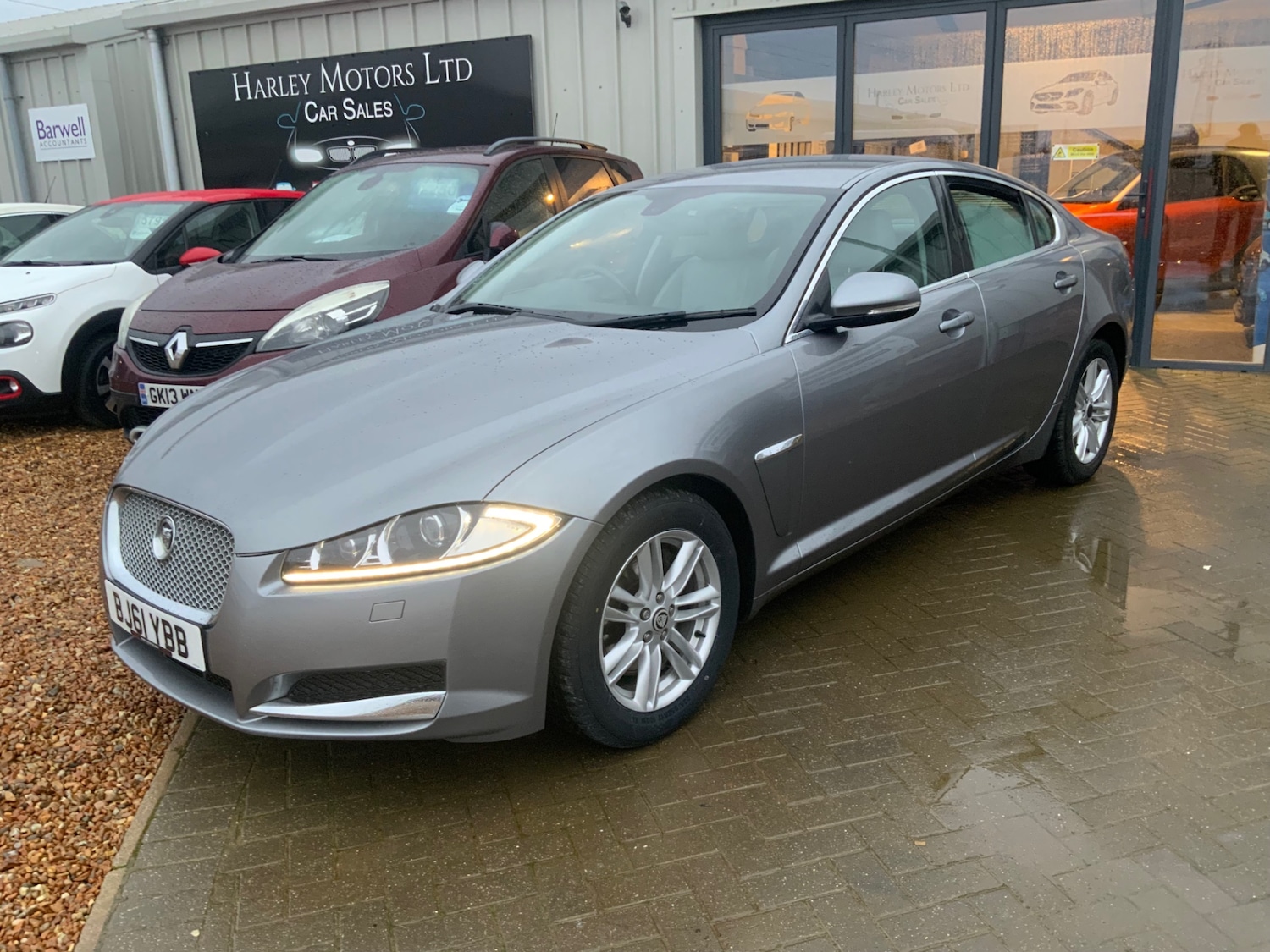 Used Jaguar XF 2011 for sale - 76957255: Photo 8