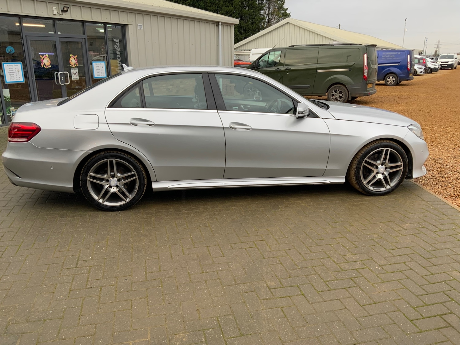 Used Mercedes-Benz E Class 2014 for sale - 76612593: Photo 2