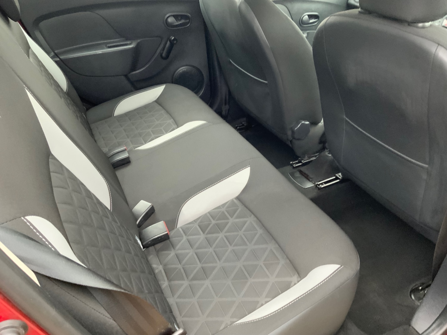 Used Dacia Sandero Stepway 2014 for sale - 77848147: Photo 16