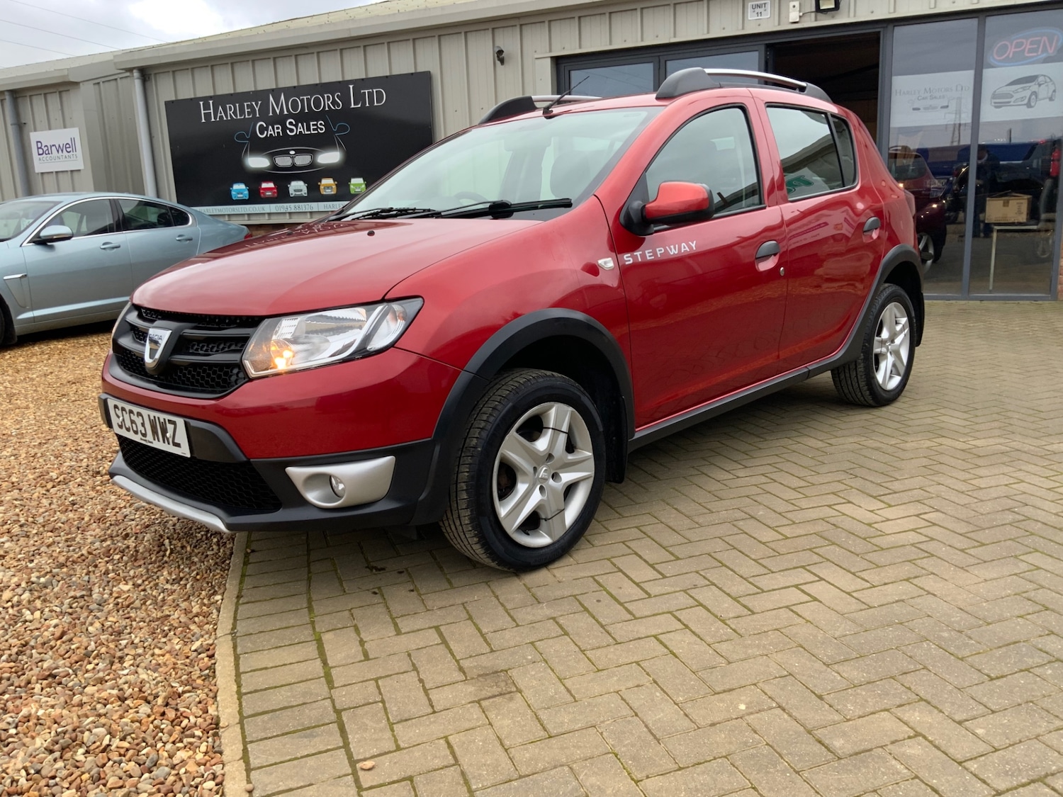 Used Dacia Sandero Stepway 2014 for sale - 77848147: Photo 2