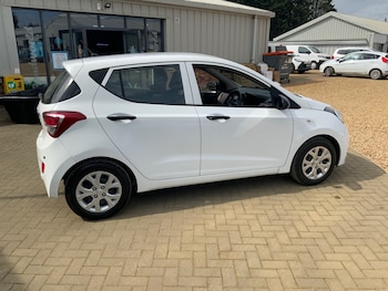 Used Hyundai i10 2016 for sale - 78236579: Photo