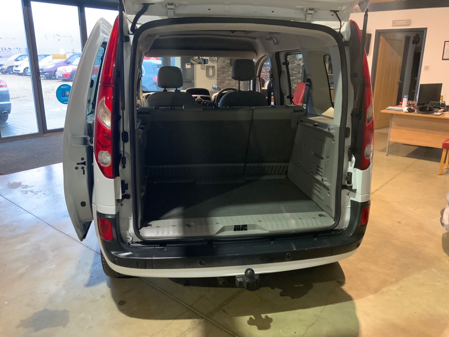 Used Renault Kangoo 2011 for sale - 77137845: Photo 17