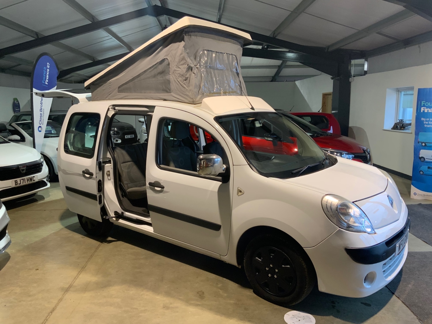 Used Renault Kangoo 2011 for sale - 77137845: Photo 2