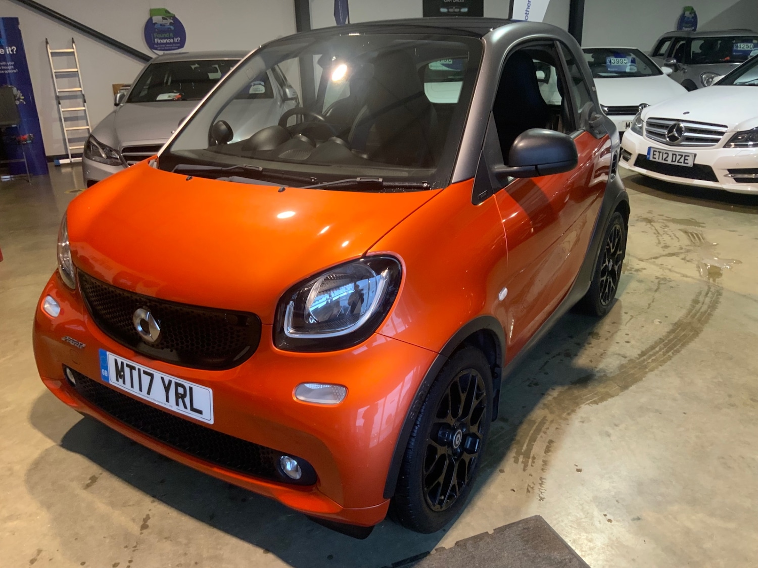 Used smart fortwo 2017 for sale - 76957237: Photo 1