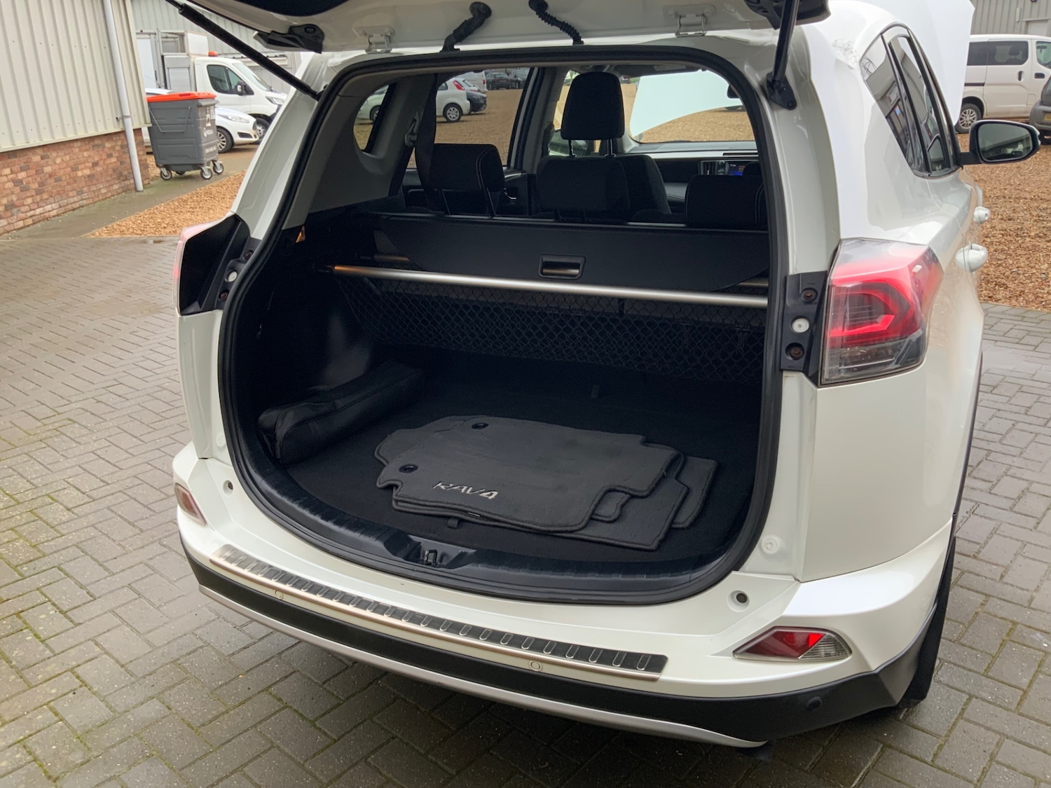 Used Toyota RAV4 2015 for sale - 76877415: Photo 20