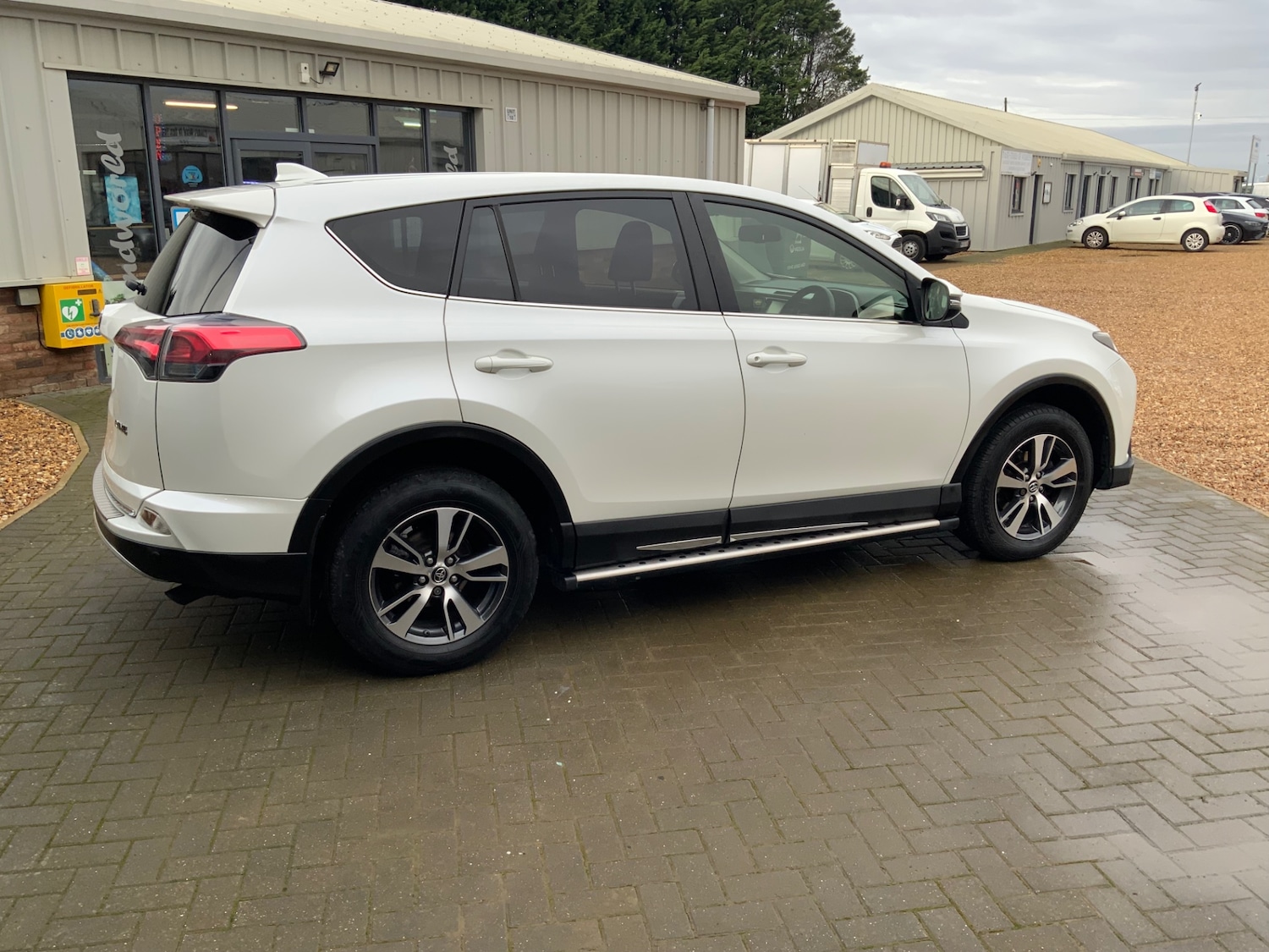 Used Toyota RAV4 2015 for sale - 76877415: Photo 4