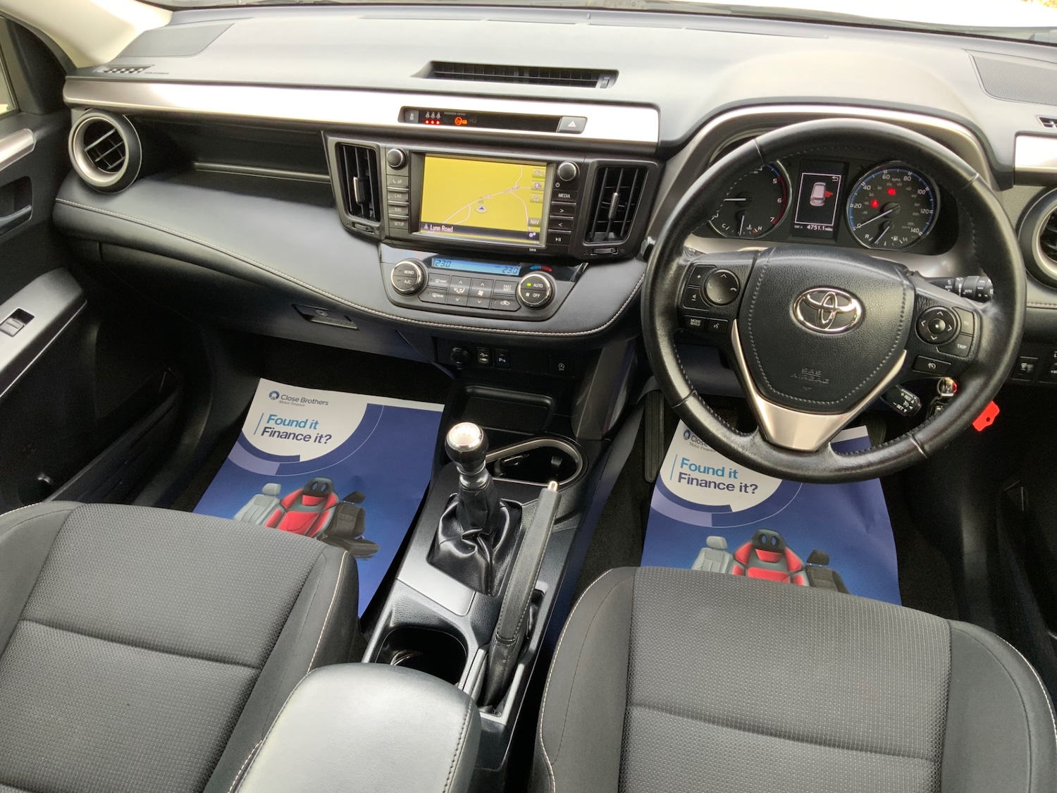 Used Toyota RAV4 2015 for sale - 76877415: Photo 9