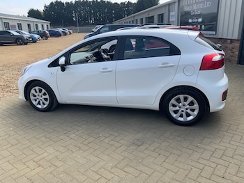 Used Kia Rio 2016 for sale - 79207237: Photo