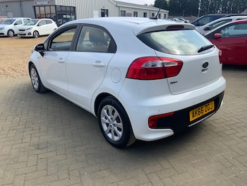 Used Kia Rio 2016 for sale - 79207237: Photo