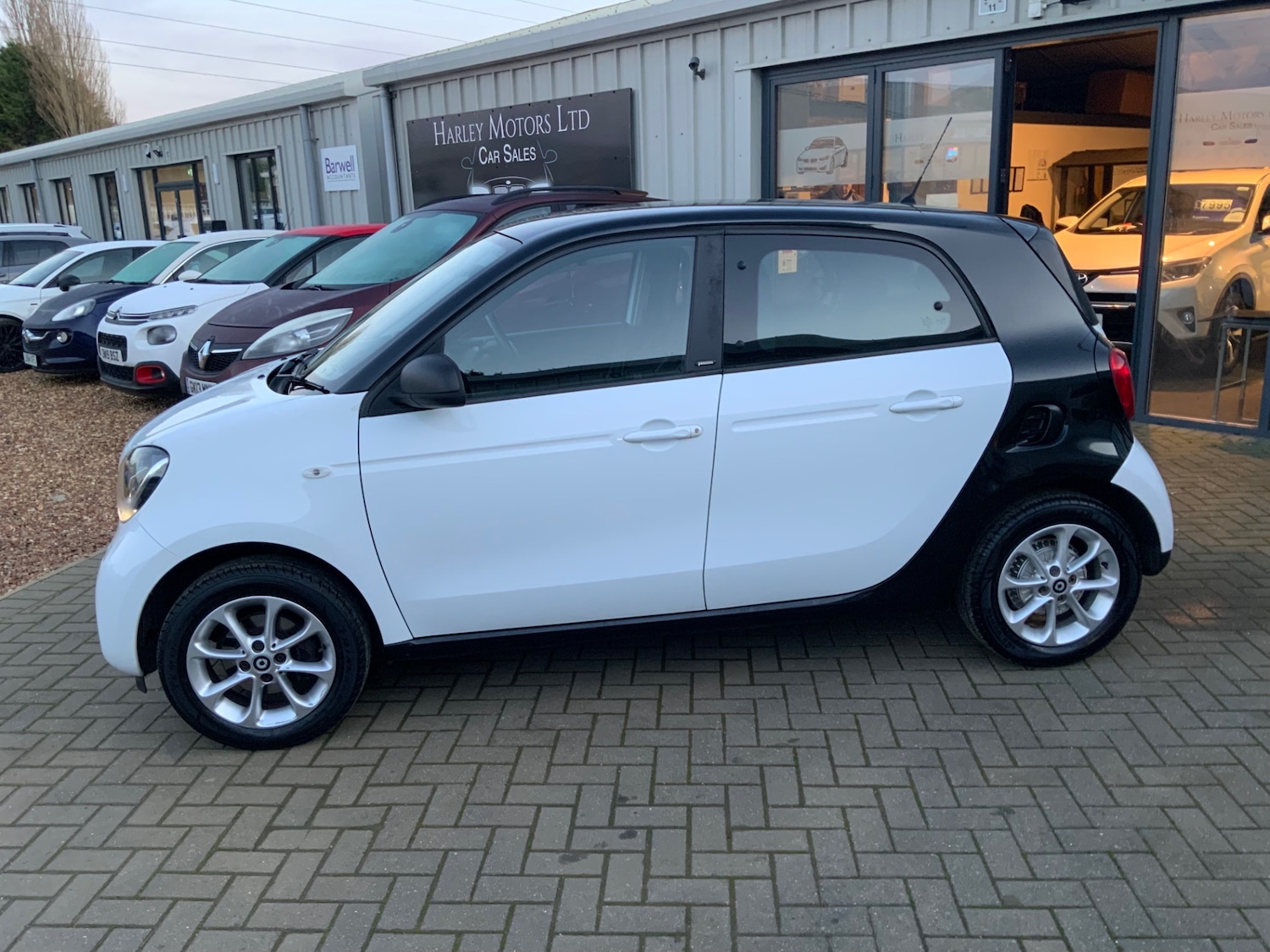Used smart forfour 2017 for sale - 76906086: Photo 1
