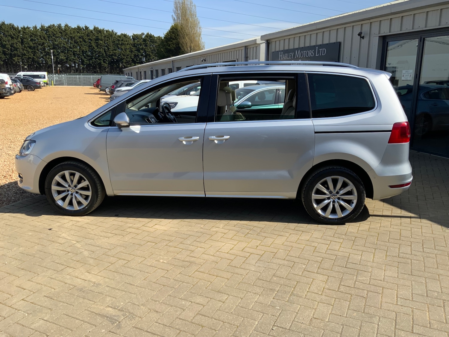 Used Volkswagen Sharan 2014 for sale - 78163799: Photo 2