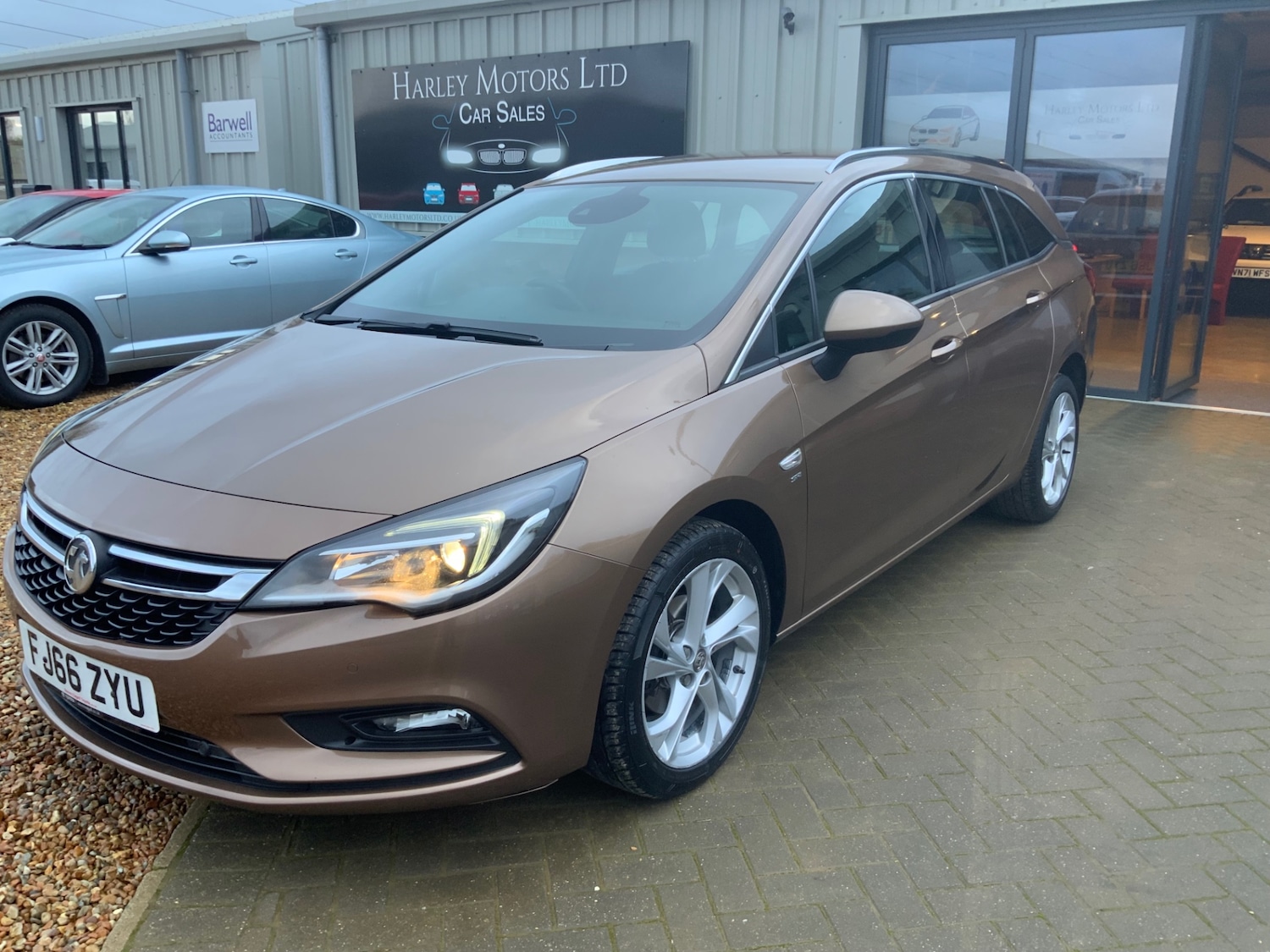 Used Vauxhall Astra 2016 for sale - 77529467: Photo 1