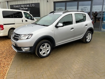 Used Dacia Sandero Stepway 2015 for sale - 77506020: Photo