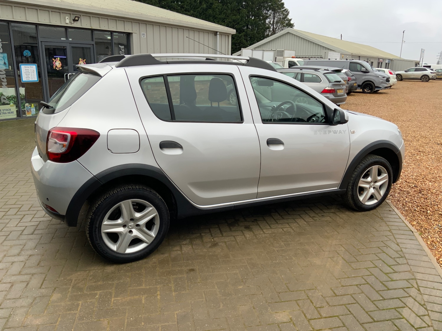 Used Dacia Sandero Stepway 2015 for sale - 77506020: Photo 6