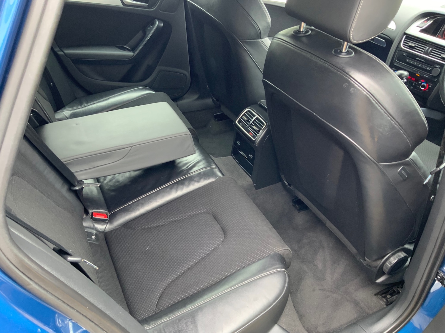 Used Audi A4 2009 for sale - 77845275: Photo 16