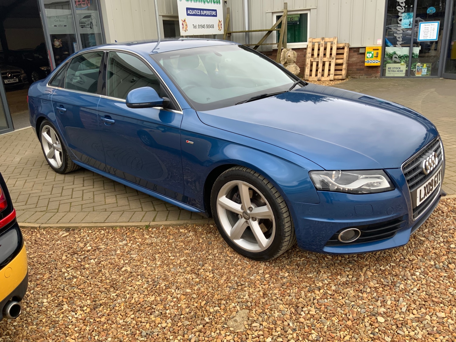 Used Audi A4 2009 for sale - 77845275: Photo 2