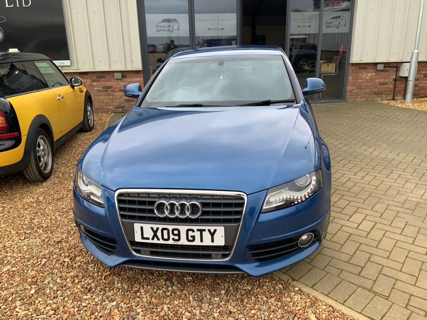 Used Audi A4 2009 for sale - 77845275: Photo 7