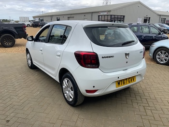 Used Dacia Sandero 2017 for sale - 78267461: Photo