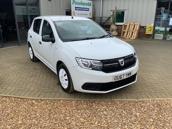 Used Dacia Sandero 2017 for sale - 77997303: Photo