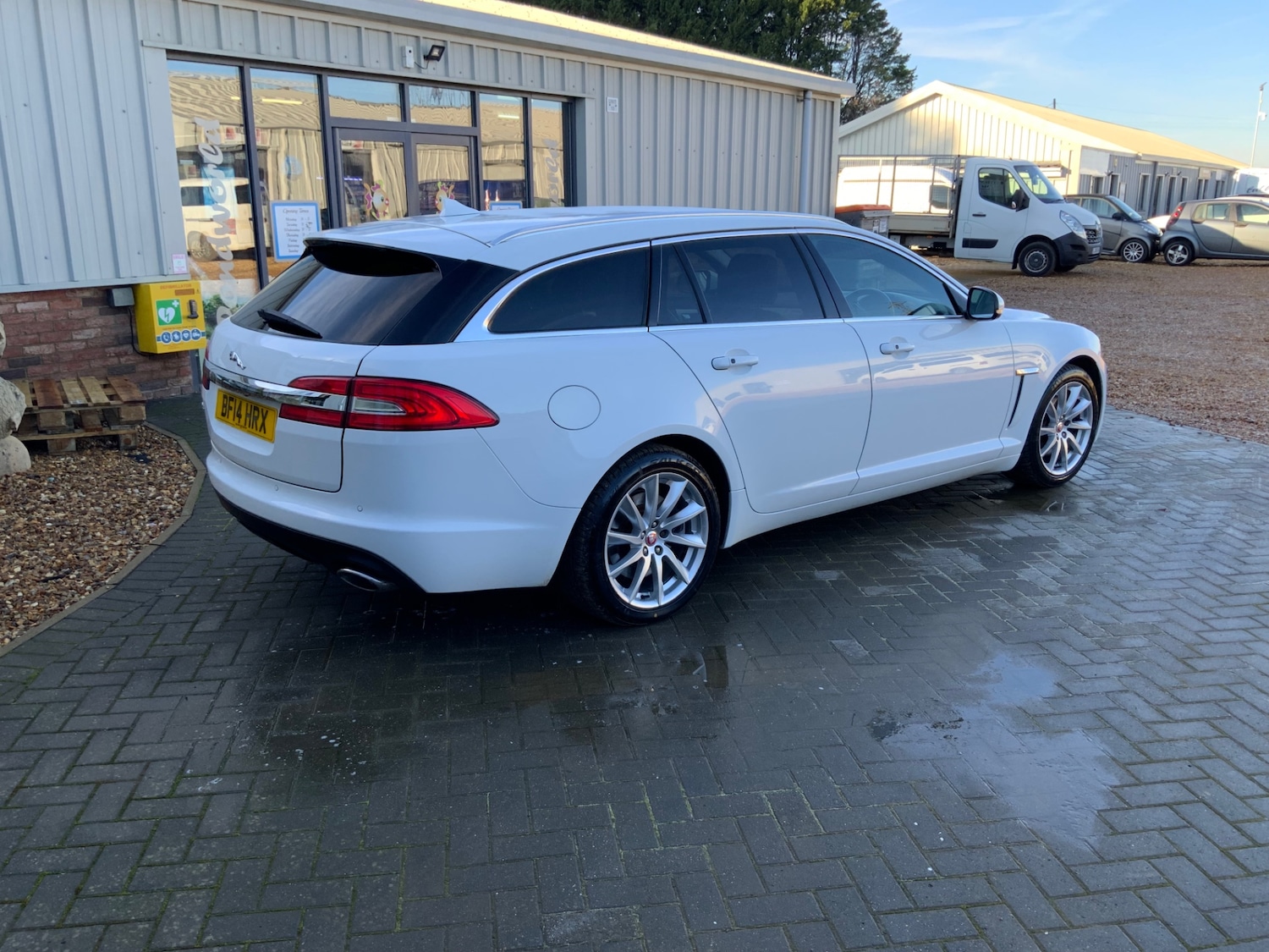 Used Jaguar XF 2014 for sale - 76640431: Photo 4