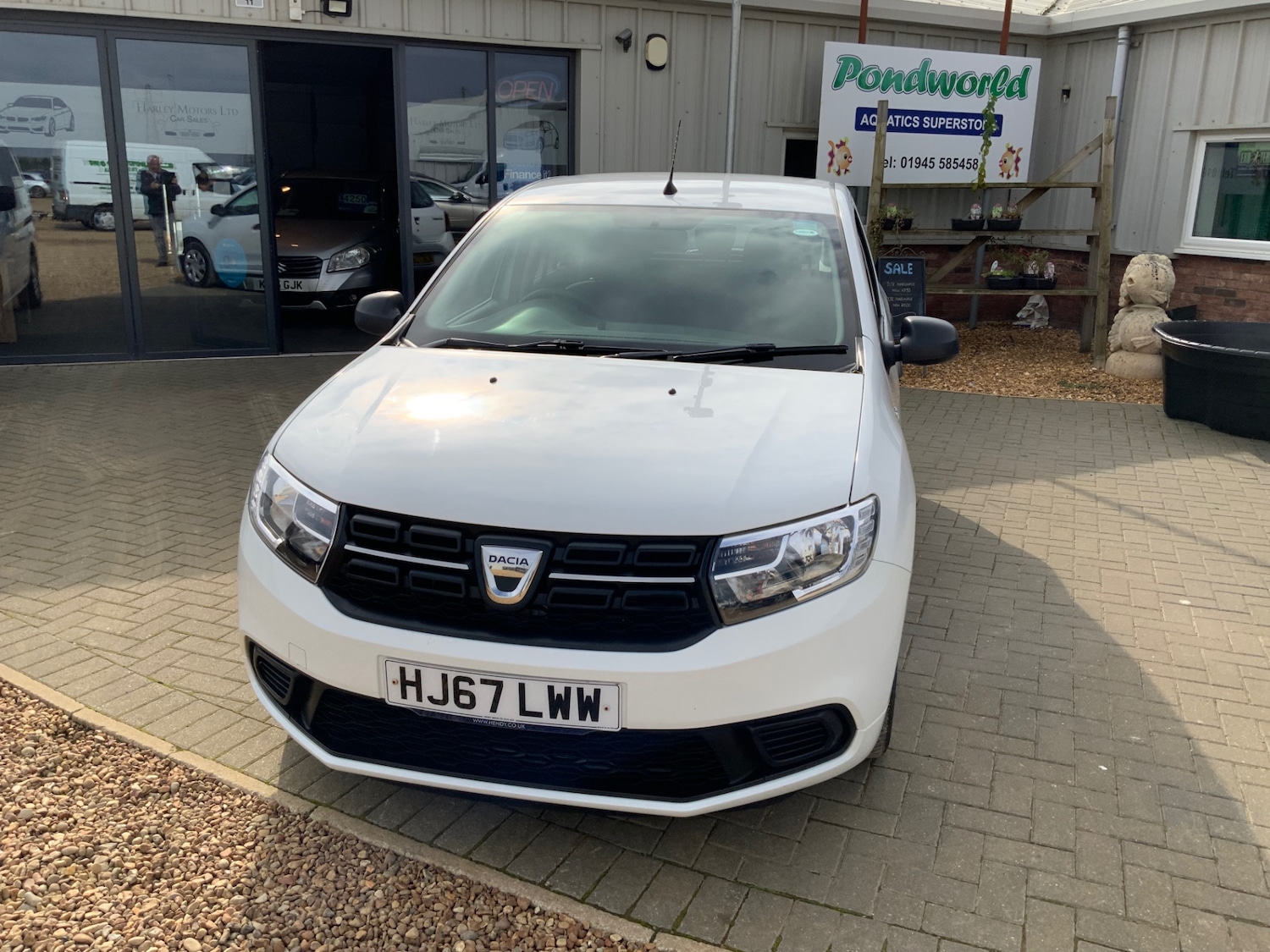 Used Dacia Sandero 2017 for sale - 76142637: Photo 3