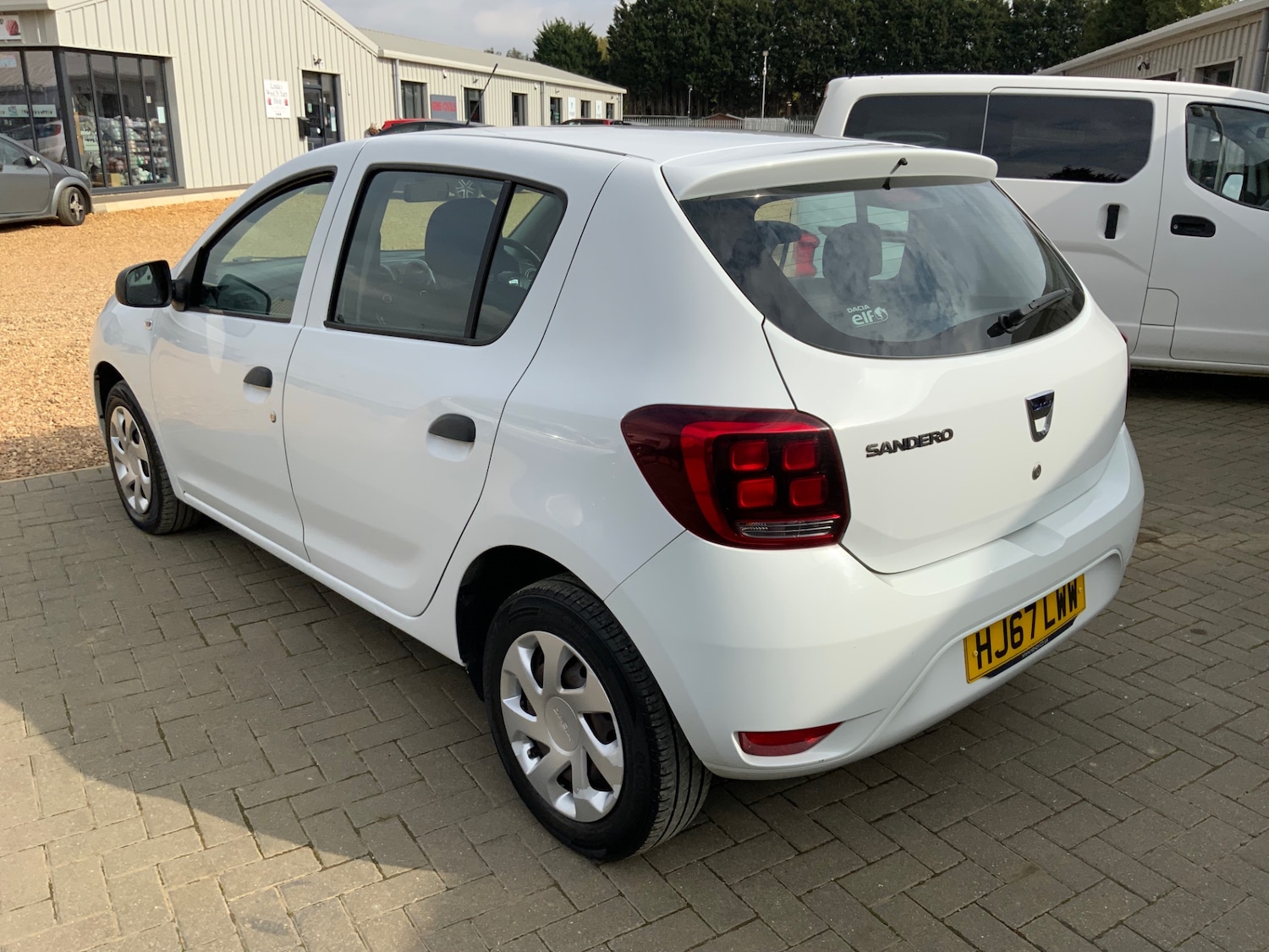 Used Dacia Sandero 2017 for sale - 76142637: Photo 5